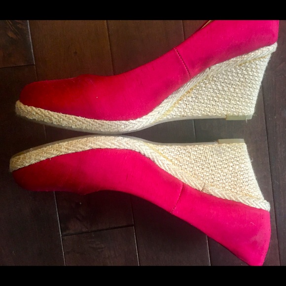 NWOT comfy espadrille wedges - Picture 2 of 6